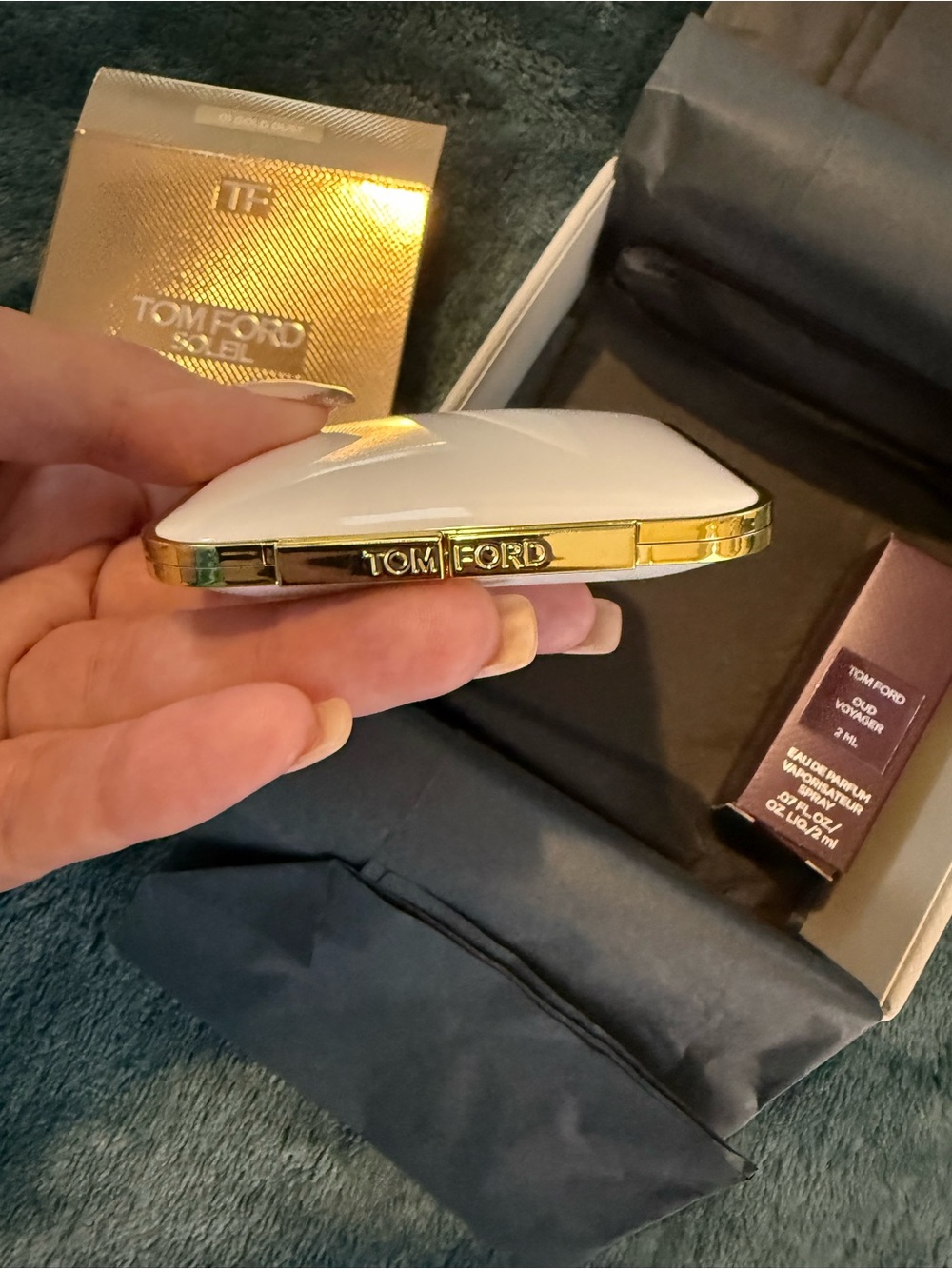 TOM FORD - BRAND NEW - KEEP LOOKING GLOW FULL ALL YEAR ! 5 starssss♥️♥️♥️